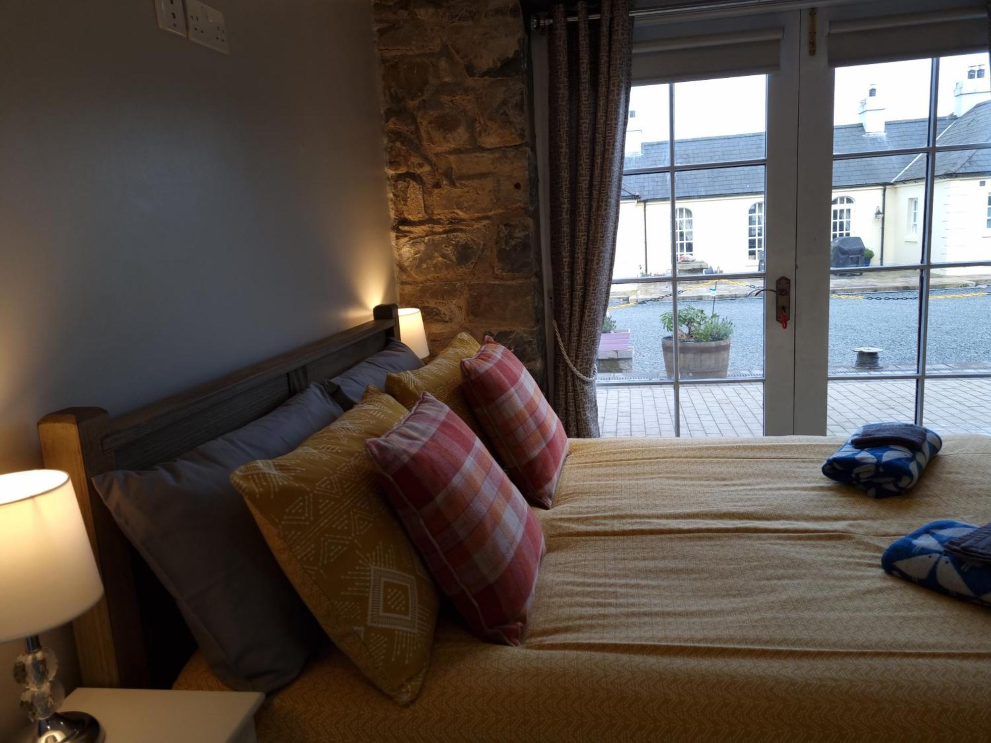 Cobbles - 2 Bedroom Stone Built * Ballynahinch