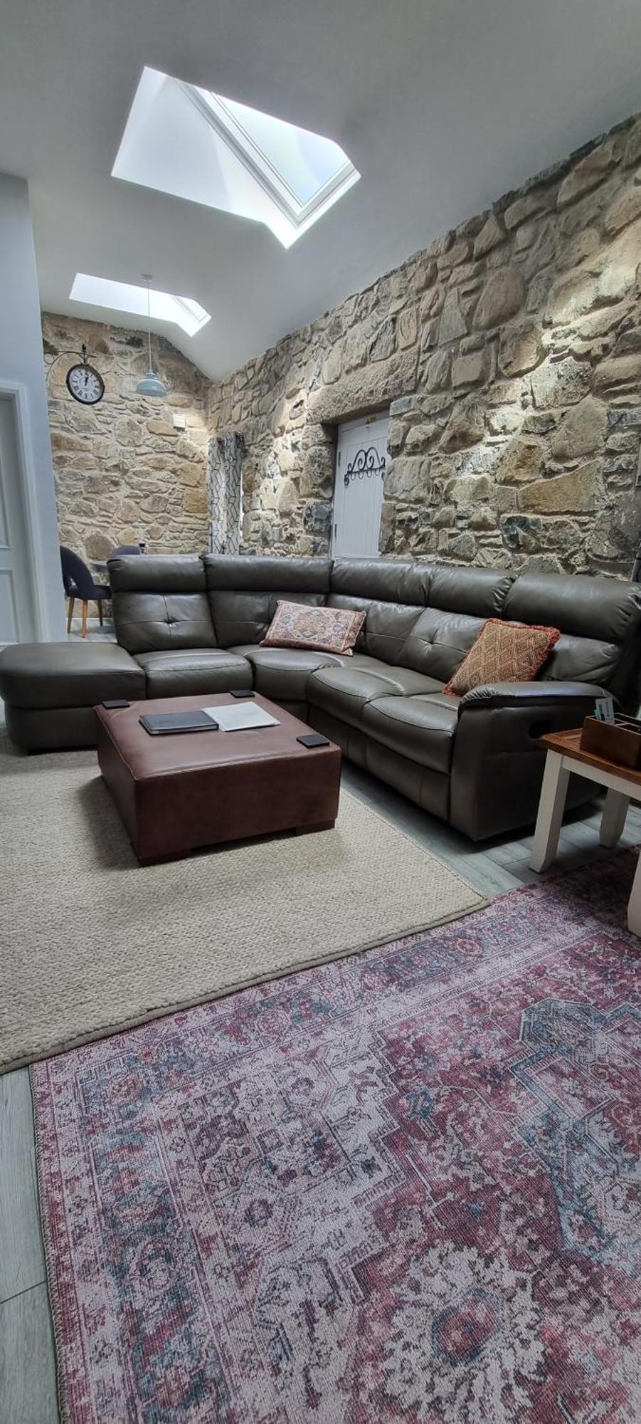 Cobbles - 2 Bedroom Stone Built Ballynahinch